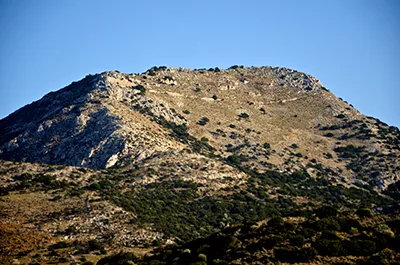A view of the Byzantine stronghold of Apalirou Kastro and the lower settlement of Kato Choria (photograph by Hakon Roland)