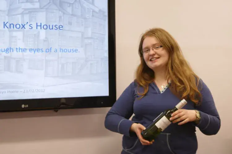 Maya Hoole wins prize