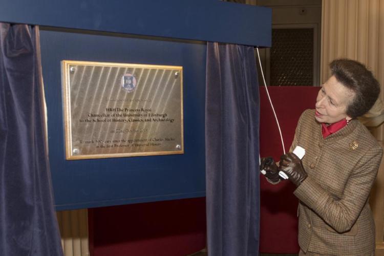 HCA Chancellor unveils plaque