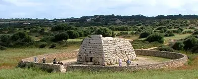 Es-Tudons-burial-chamber.jpg