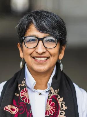 Photo of Naveeda Khan