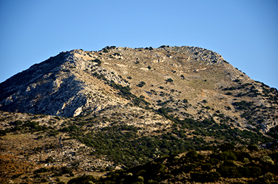A view of the Byzantine stronghold of Apalirou Kastro and the lower settlement of Kato Choria (photograph by Hakon Roland)